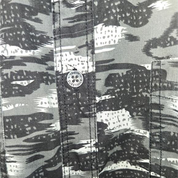 Truth Substance Black, White, and Gray Button-Down Shirt - Size Med 0028 - Picture 8 of 12
